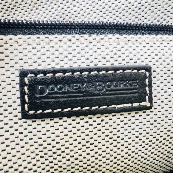 Dooney &Bourke Elegant Black Patterned Crossbody Bag - Picture 11 of 13